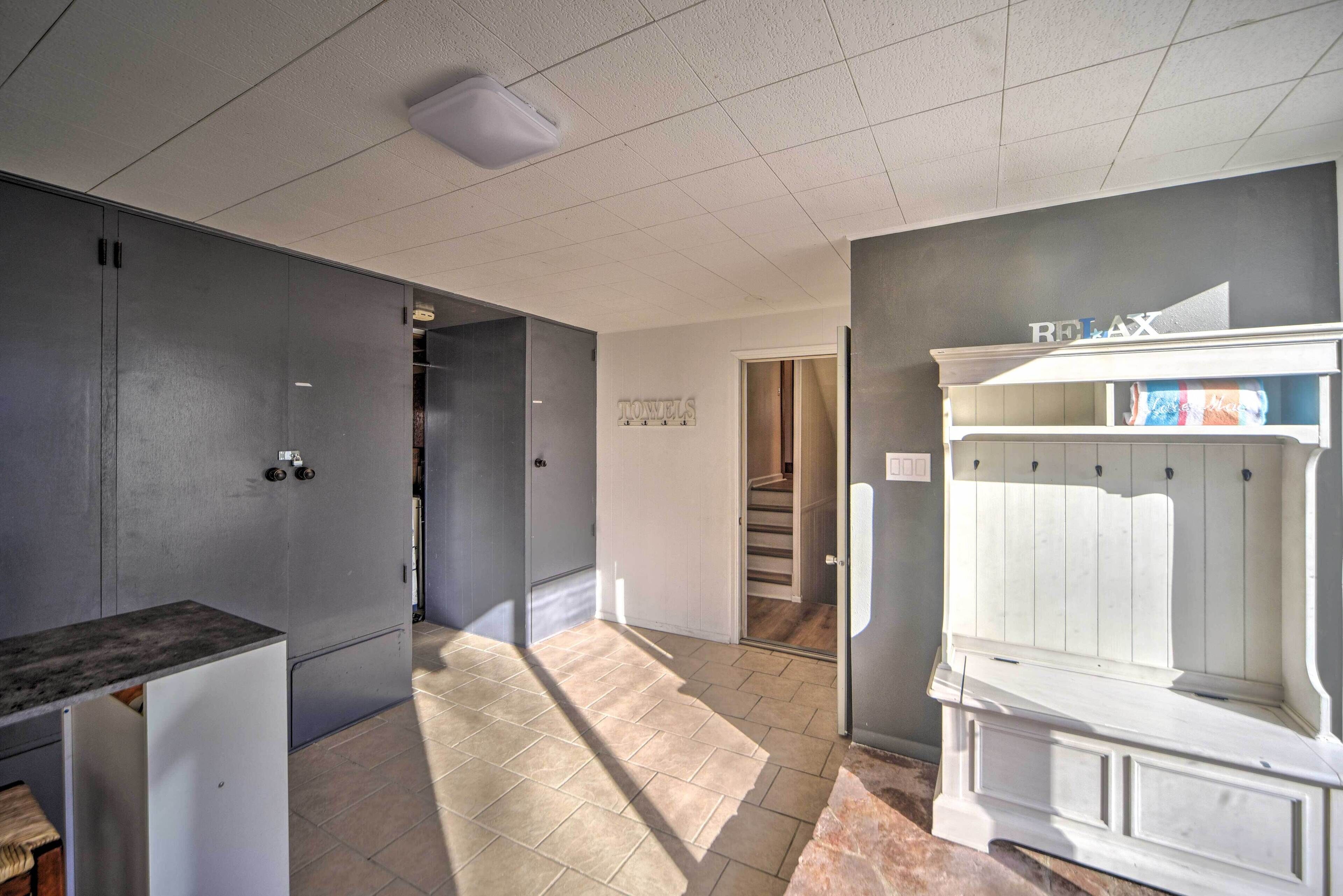 House (6 Bedrooms) | Interior