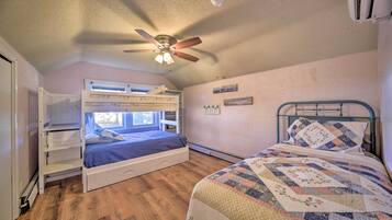 House (6 Bedrooms) | Interior