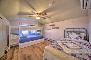 House (6 Bedrooms) | Interior