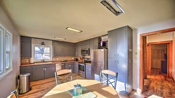 ู
ูุฒู (6 Bedrooms) | ุงูู
ูุดุฃุฉ ู
ู ุงูุฏุงุฎู