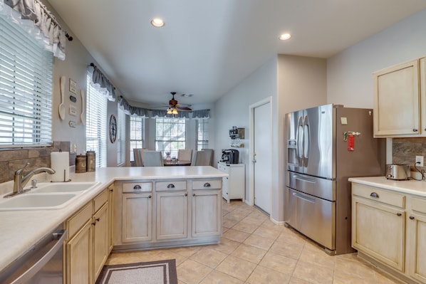 House (3 Bedrooms) | Interior