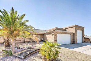 Exterior - Arizona Escape w/ Putting Green: 4 Mi to Lake! (Lake Havasu City)