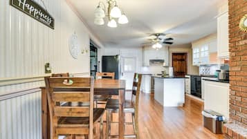 House (2 Bedrooms) | Interior