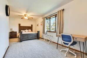 House (2 Bedrooms) | Interior - Cozy Lewiston Home < 10 Mi to Niagara Falls! (Lewiston)