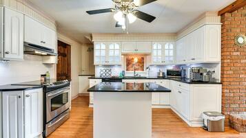 House (2 Bedrooms) | Interior