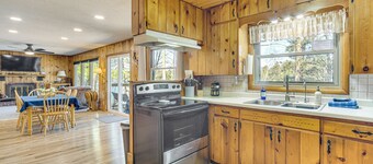 Beautiful Chetek Home w/ Prairie Lake Access!