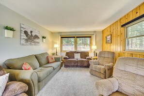 Cottage (4 Bedrooms) | Interior - Beautiful Chetek Home w/ Prairie Lake Access! (Chetek)