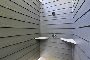 House (3 Bedrooms) | Interior - Steps to Coast: Bolivar Peninsula Beach House! (Port Bolivar)