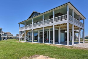House (3 Bedrooms) | Front of property - Steps to Coast: Bolivar Peninsula Beach House! (Port Bolivar)