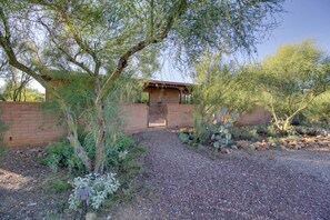 House (3 Bedrooms) | Interior - Tucson Home - Hiking Trail Access On-site! (Tucson)