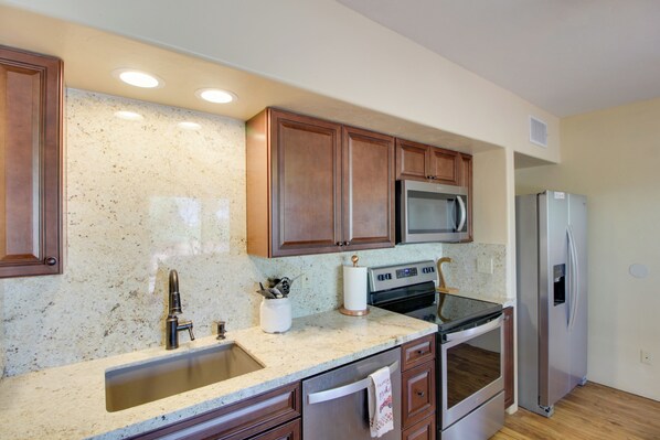 House (3 Bedrooms) | Interior - Tucson Home - Hiking Trail Access On-site! (Tucson)