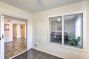Interior - Convenient Inglewood Condo: 1 Mile to Sofi! (Inglewood)
