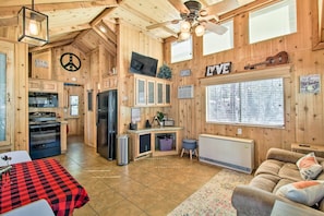 House (1 Bedroom) | Living area