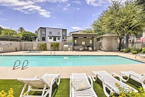 Front of property - 6 Mi to Dtwn Chandler: Newly Built Townhome (Chandler)