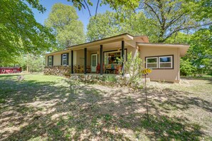 Exterior - Charming Harriet Getaway w/ Fire Pit! (Harriet)