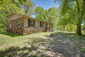 Exterior - Charming Harriet Getaway w/ Fire Pit! (Harriet)