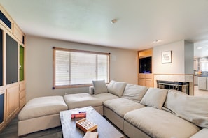 House (5 Bedrooms) | Interior