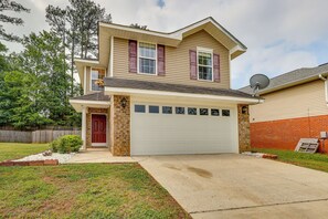 House (5 Bedrooms) | Interior - Huntsville Vacation Rental < 5 Mi to Airport! (Huntsville)