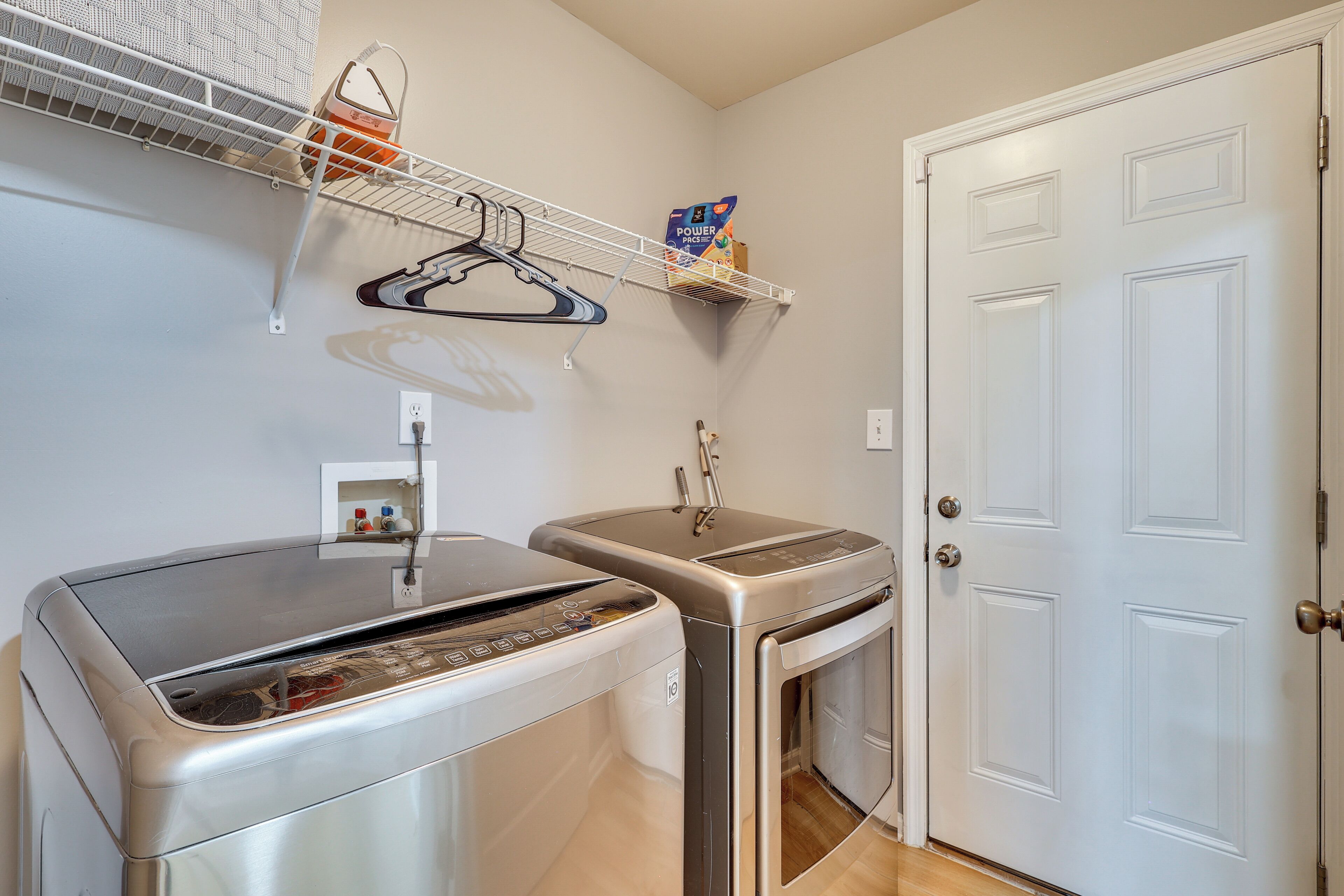 House (5 Bedrooms) | Interior