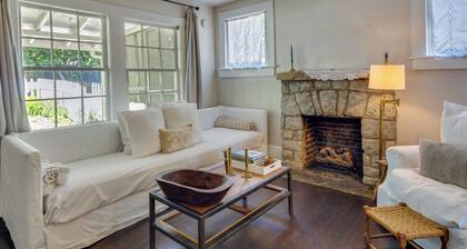 Charming Home < 2 Mi to Downtown Hendersonville!