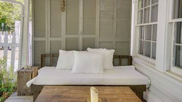 Cottage (2 Bedrooms) | Interior