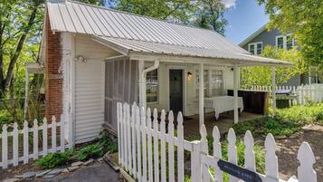 Cottage (2 Bedrooms) | Interior