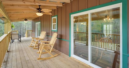 Scenic Murphy Cabin w/ Hot Tub, Fire Pit & Views