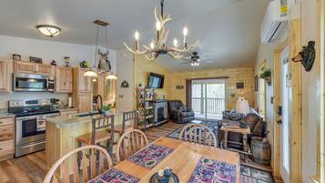 House (2 Bedrooms) | Interior