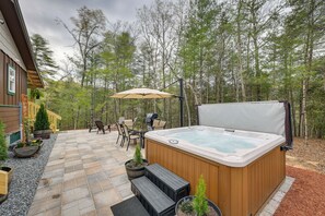 House (2 Bedrooms) | Interior - Scenic Murphy Cabin w/ Hot Tub, Fire Pit & Views (Murphy)
