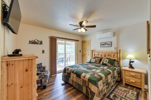 Interior - Scenic Murphy Cabin w/ Hot Tub, Fire Pit & Views (Murphy)