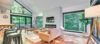 2 Mi to Lake: Modern Harbor Springs Home w/ Grill!