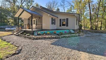 House (4 Bedrooms) | Front of property