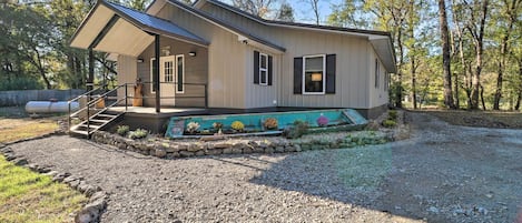 House (4 Bedrooms) | Front of property