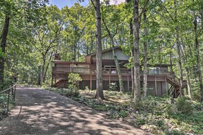 Cottage (2 Bedrooms) | Interior - Furnished Deck w/ Views: Hot Springs Cottage (Hot Springs Village)