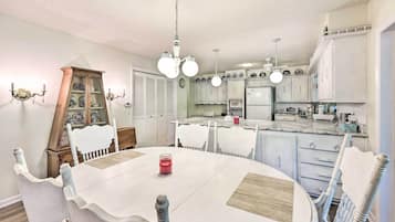 Cottage (2 Bedrooms) | Interior