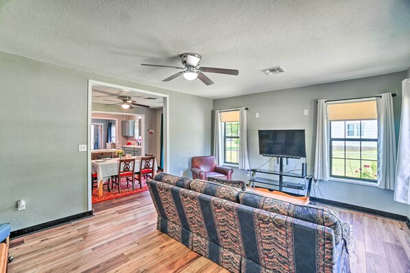 House (3 Bedrooms) | Interior