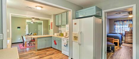 House (3 Bedrooms) | Interior