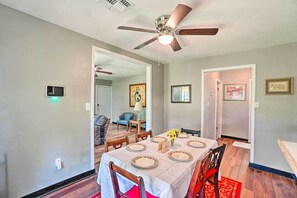 Interior - Centrally Located Lawton Home: Dogs Welcome! (Lawton)