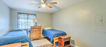 Centrally Located Lawton Home: Dogs Welcome!