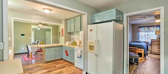 Centrally Located Lawton Home: Dogs Welcome!