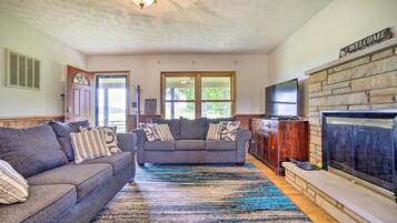 House (2 Bedrooms) | Interior