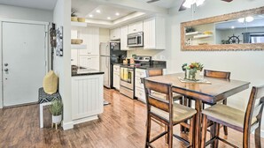 Apartment (1 Bedroom) | Interior - Stylish Dana Point Getaway: 1 Mi to Beach! (Dana Point)