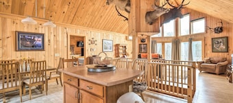 Family-friendly Troy Getaway With Furnished Deck!
