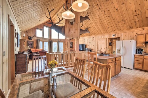 Family-friendly Troy Getaway With Furnished Deck!