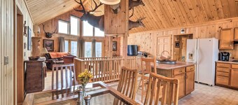 Family-friendly Troy Getaway With Furnished Deck!