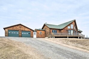 House (2 Bedrooms) | Interior - Family-friendly Troy Getaway With Furnished Deck! (Troy)