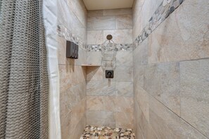 Interior - Rustic Oakhurst Retreat < 4 Mi to Bass Lake! (Oakhurst)