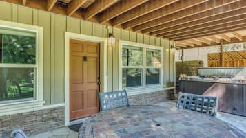 Cottage (2 Bedrooms) | Interior