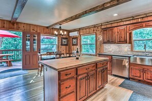 Cottage (2 Bedrooms) | Interior