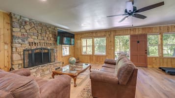 Cottage (2 Bedrooms) | Interior